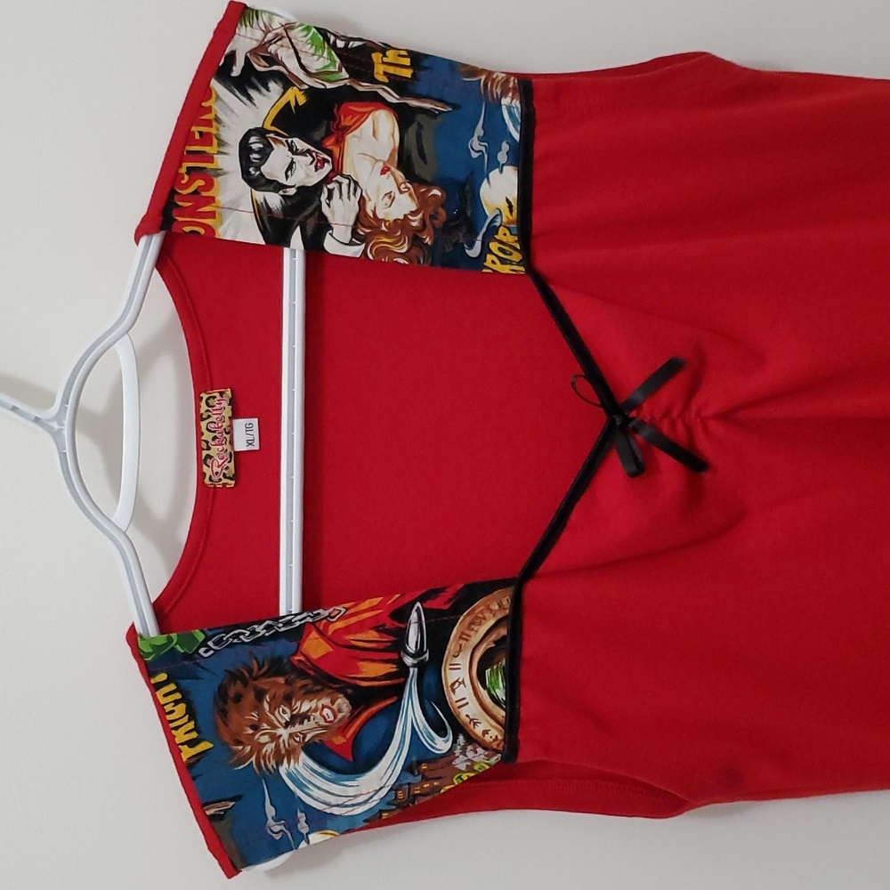 Retro Monster detail top